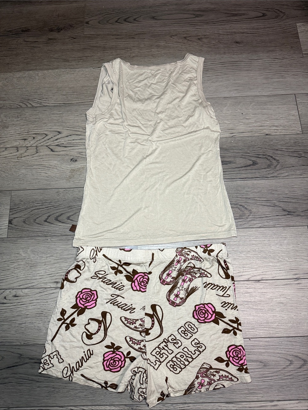 Shania Twain Women's Tank Top & Shorts 2 Piece Pajama Set Size Small Sand - Picture 6 of 13